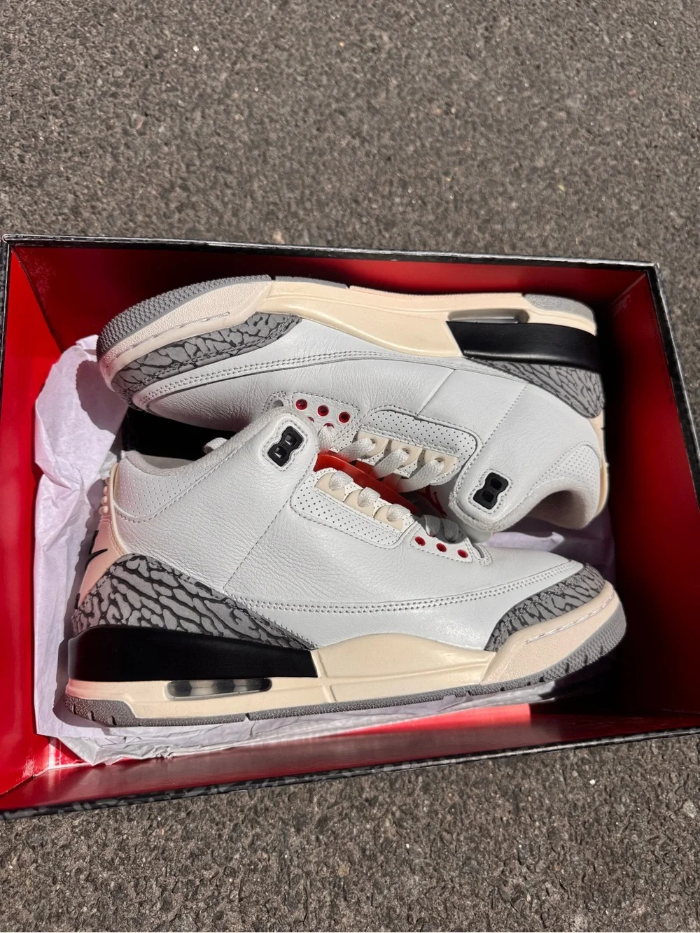 Jordan Men’s White/Black/Grey Retro 3 Sneakers